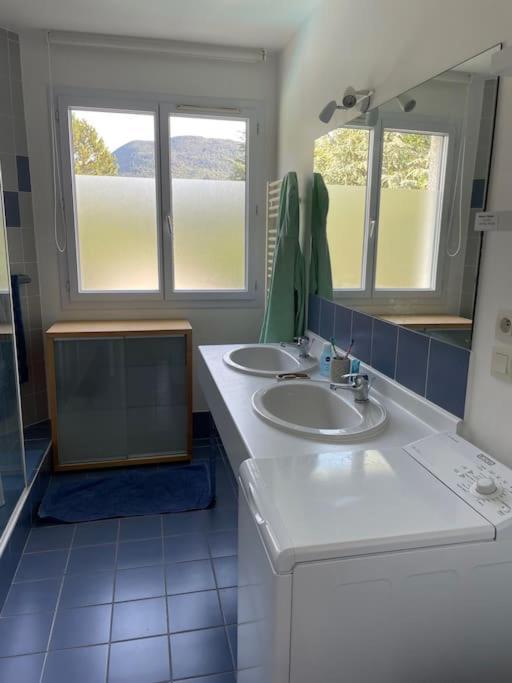 Chez Peggy & Victor - Appartement 4/5 Personnes Naves-Parmelan Kültér fotó